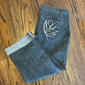 Venezia Jeans Women's Plus Size 20‎ Cropped Capri Cuffed Dark Embroidery Stretch